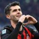 Christian Pulisic, attaccante del Milan, esulta dopo un gol