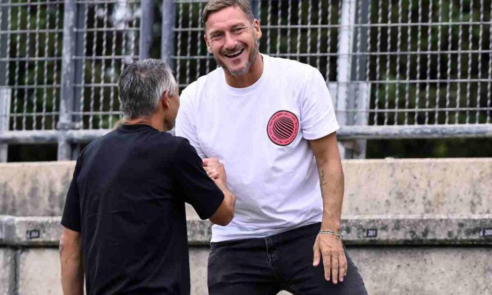 Il ritorno di Totti alla Roma può diventare realtà: Gasperini spinge! I ruoli dell’ex capitano tra aiuto alla squadra e all’area mercato