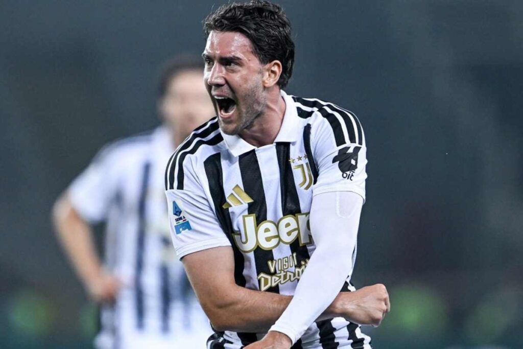 L'esultanza di Dusan Vlahovic dopo un gol con la maglia della Juventus