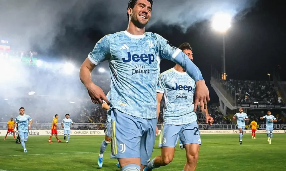 Dusan vlahovic Juventus esulta dopo gol