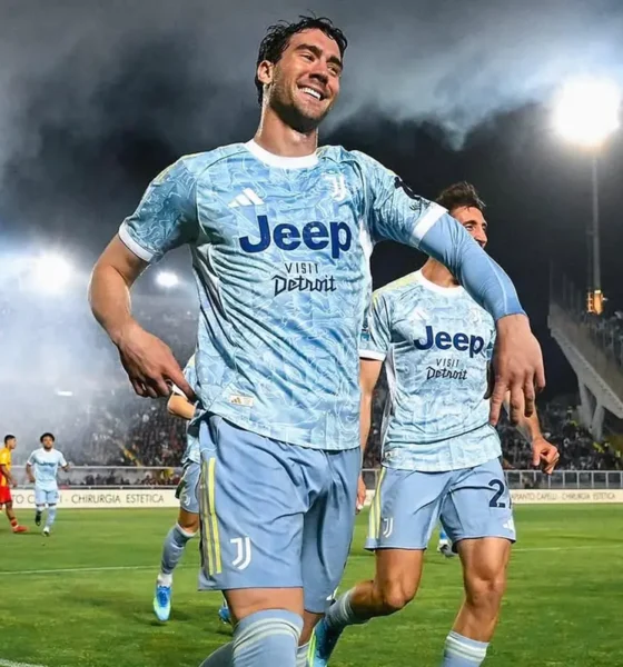 Dusan vlahovic Juventus esulta dopo gol