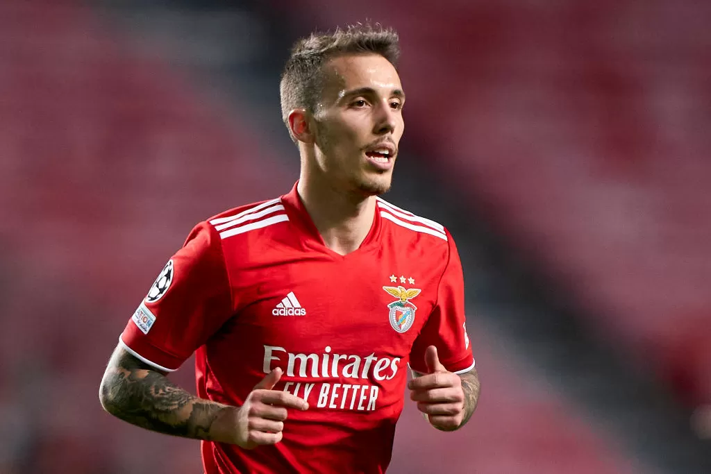 Grimaldo all’Atletico Madrid, è ufficiale: i Colchoneros piazzano un colpo importantissimo sulla fascia sinistra. I dettagli dell’operazione