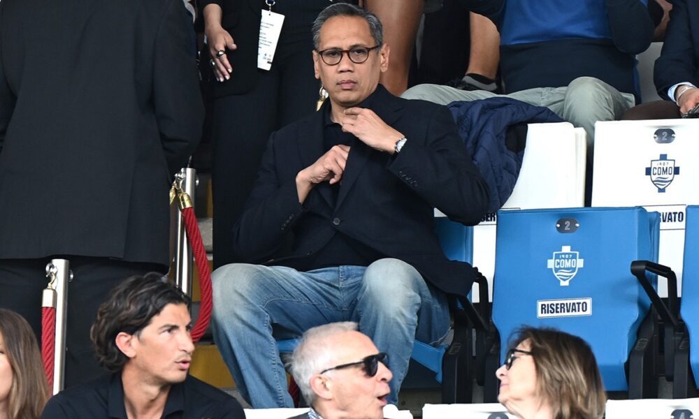 Como, a tutto Suwarso: «Fabregas mi ha detto che rimane. Per Nico Paz dipende dal Real Madrid. Cambiaso e Chiesa? Fuori budget»