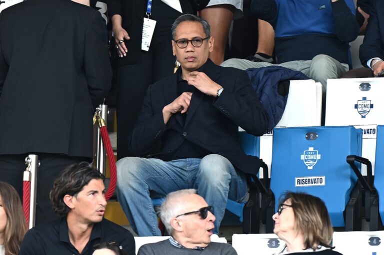 Suwarso presidente del Como in tribuna