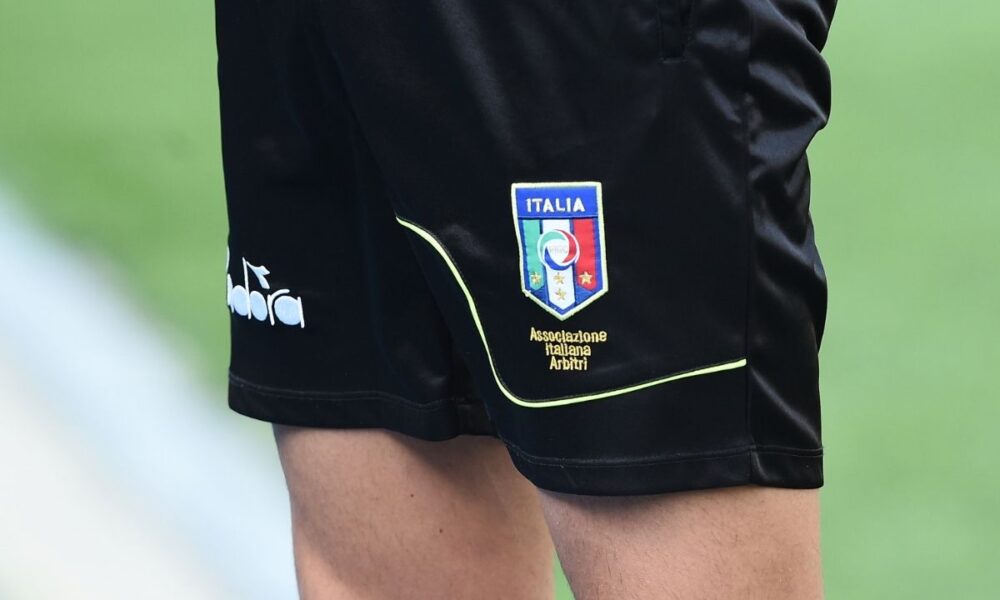 Arbitri, l’AIA pensa allo stop delle dismissioni: possibile congelamento nel 2026/27