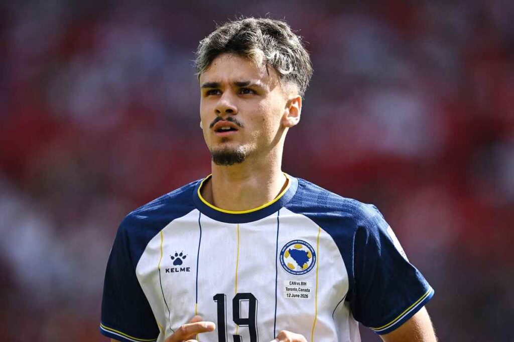 Kerim Alajbegovic con la maglia della Bosnia