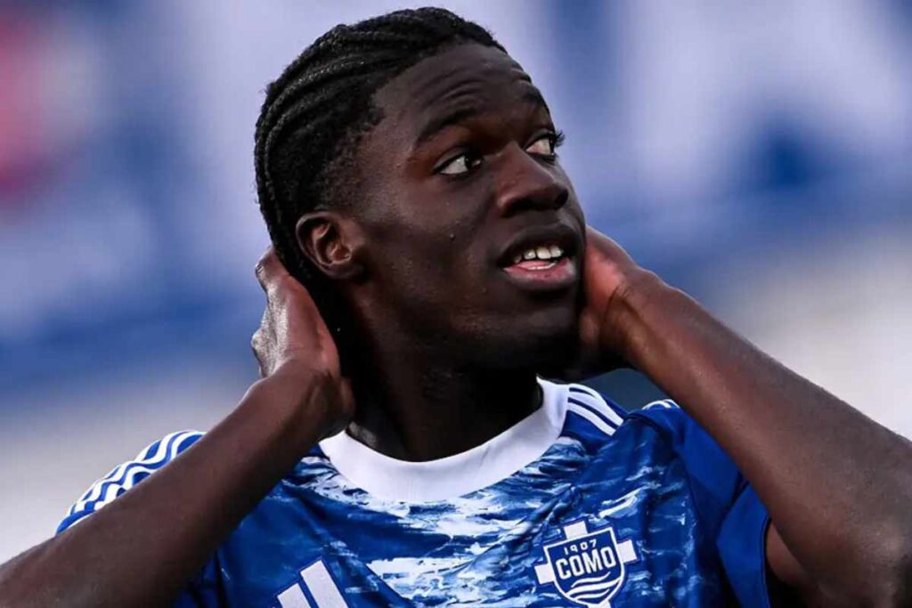Assane Diao, attaccante del Como