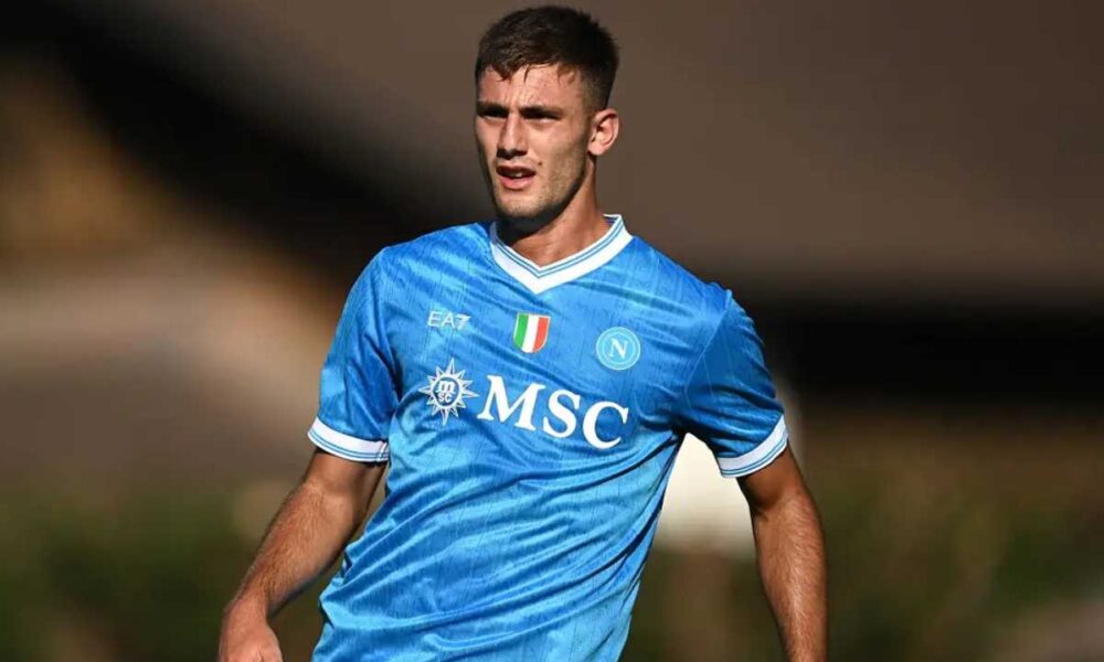 Napoli, esordio amaro per Allegri: l’Arezzo vince 3-1 nel primo test estivo e si fa male anche Lucca!
