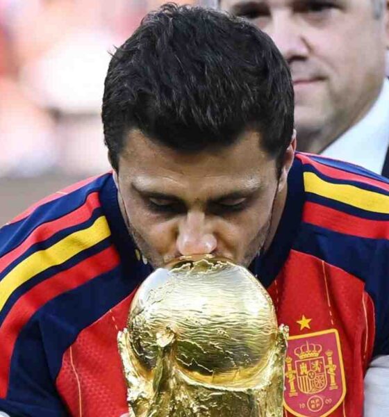 Rodri bacio coppa del Mondo