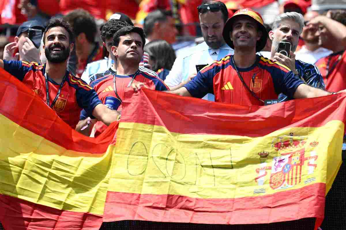 tragedia in spagna dopo la vittoria mondiale muore un ragazzo di 13 anni durante la festa da Calcionews24.com tragedia in spagna dopo la vittoria mondiale muore un ragazzo di 13 anni durante la festa