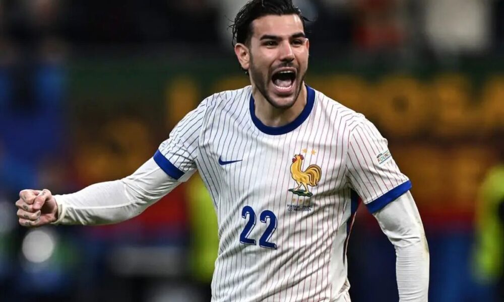 Theo Hernandez sogna il ritorno in Serie A: Juventus e Napoli valutano l’occasione