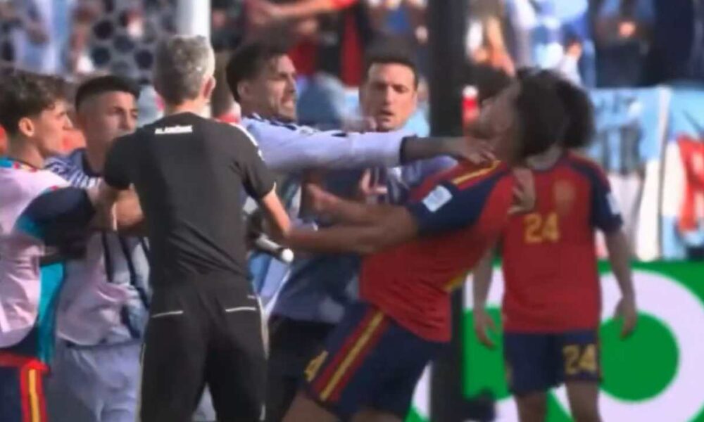 Spagna campione del mondo, ma esplode la rissa: caos in campo dopo la finale con l’Argentina