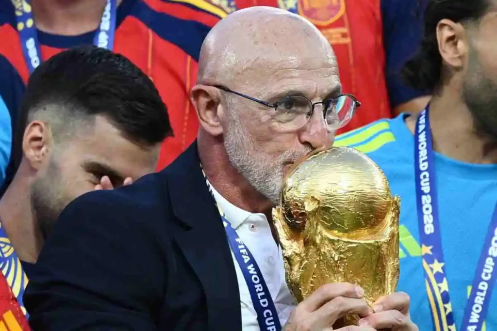 De La Fuente bacia la Coppa del Mondo (1)
