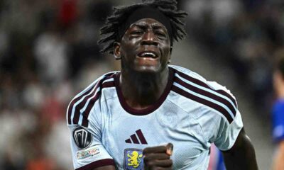 L'esultanza di Brian Madjo dopo il suo gol in PSG Aston Villa