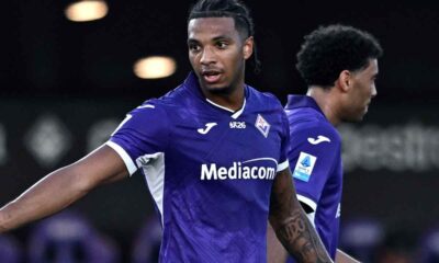 Ndour esulta dopo il suo gol in Fiorentina Deportivo La Coruna
