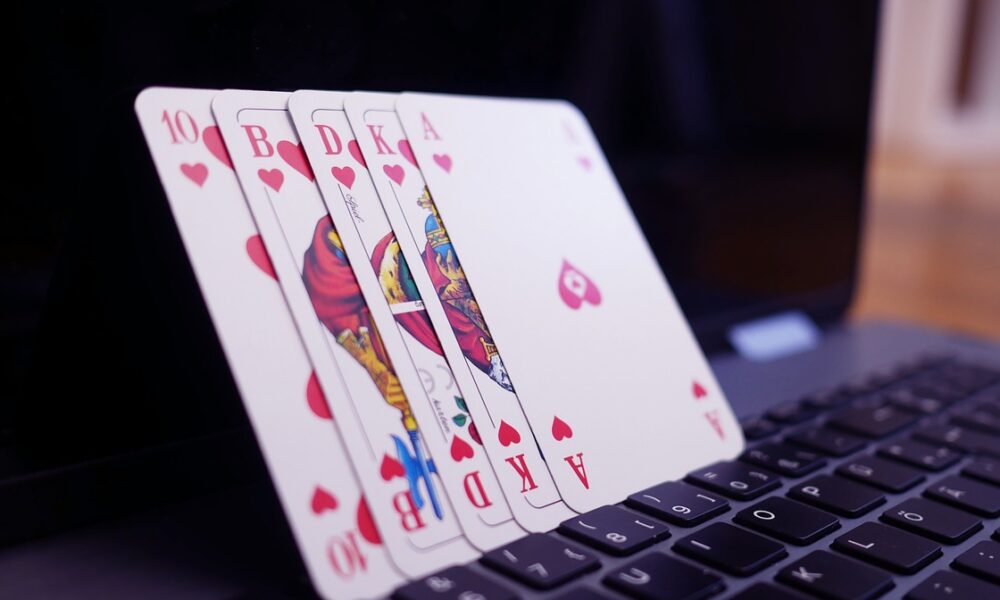 La seconda passione dei tifosi: il poker online