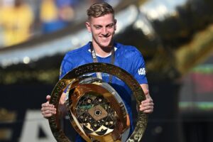 Mercato Como: accelerata per Liam Delap! È balzato in pole position per l’attacco, perché può essere il rinforzo giusto per Fabregas