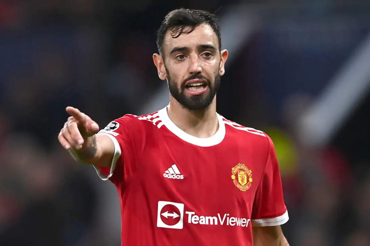derby di manchester pioggia di critiche per bruno fernandes l8217episodio con foden divide l8217inghilterra da Calcionews24.com derby di manchester pioggia di critiche per bruno fernandes l8217episodio con foden divide l8217inghilterra