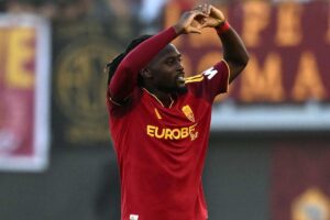 La Roma blinda Manu Koné, vale 100 milioni: il centrocampista è diventato un patrimonio del club. Messaggio al Chelsea