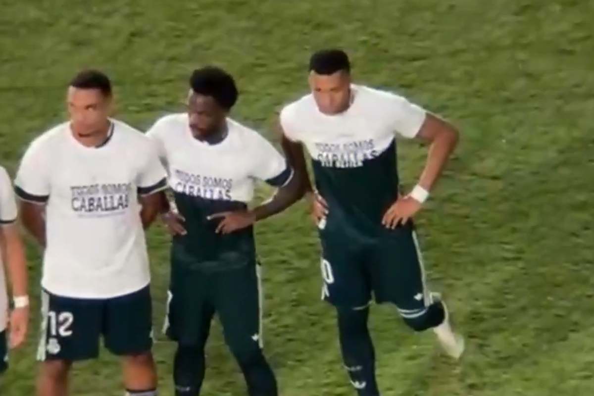 real madrid bufera prima della vittoria sull8217elche mbapp233 vinicius e konat233 nascondono il messaggio pro ceuta cos8217232 successo da Calcionews24.com real madrid bufera prima della vittoria sull8217elche mbapp233 vinicius e konat233 nascondono il messaggio pro ceuta cos8217232 successo