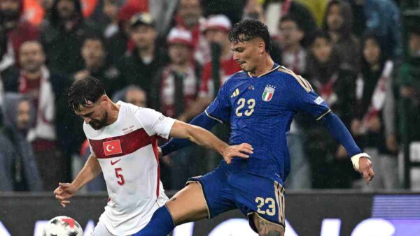 Sebastiano Esposito Ozcan Turchia Italia per calcio