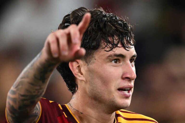 Soulé esulta dopo il suo gol in Roma Atalanta