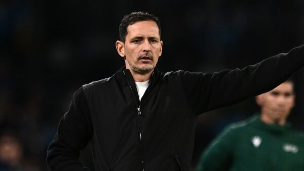 Toppmoller durante Napoli Eintracht