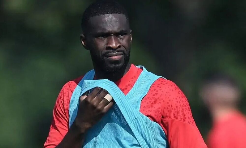 Tomori, retroscena Fulham: il Milan resta la sua prima scelta. Amorim gli comunica il reintegro