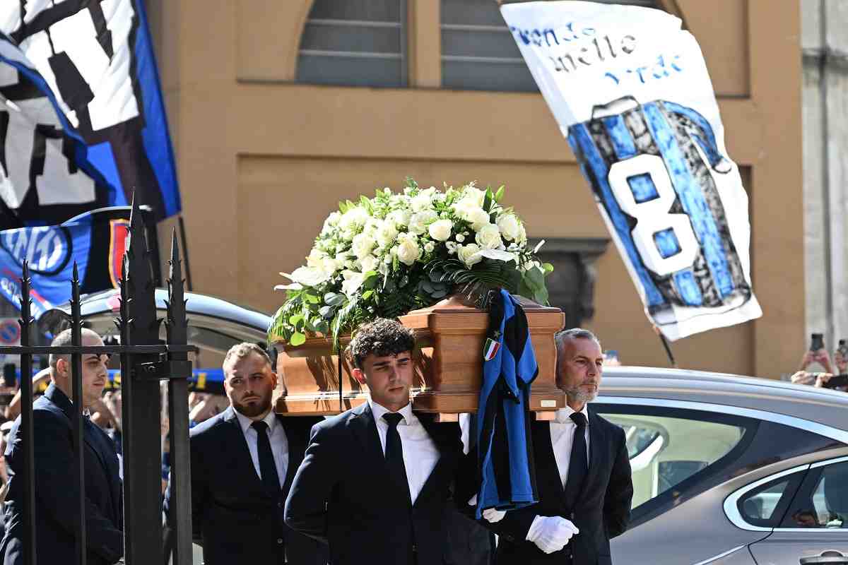 milano saluta sandro mazzola l8217ultimo abbraccio alla leggenda della grande inter da Calcionews24.com milano saluta sandro mazzola l8217ultimo abbraccio alla leggenda della grande inter