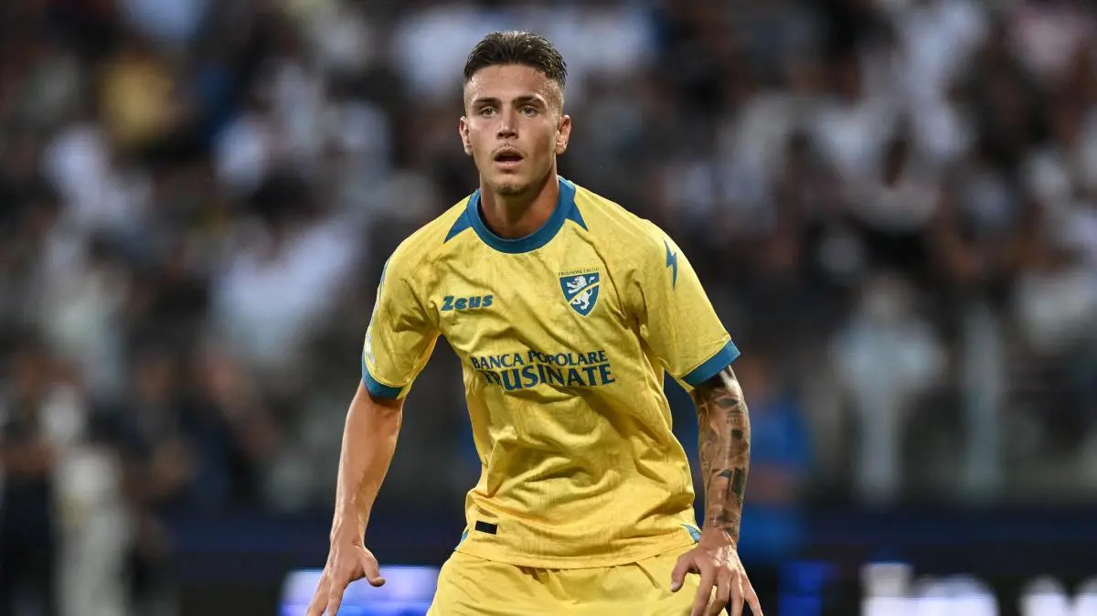 Frosinone parla Raimondo | Rispettiamo il Como ma siamo il Frosinone e abbiamo la nostra identità Sulla Nazionale dico questo