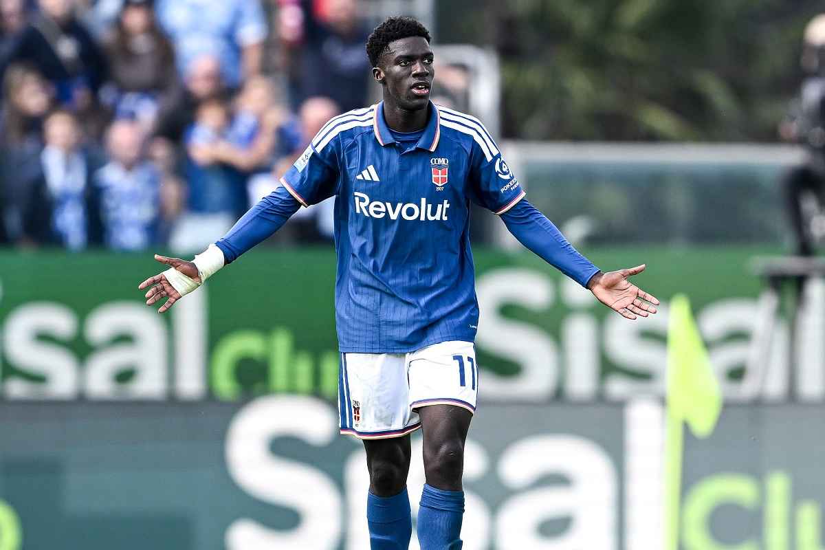 Como, tegola Diao dopo il Feyenoord: lesione muscolare e stop di 20 giorni! L’annuncio di Fabregas sul possibile rientro