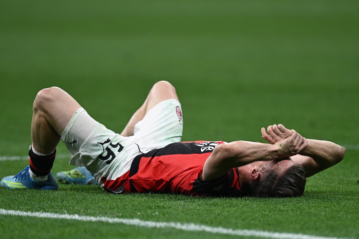 infortunio saelemaekers che tegola per il milan il belga si opera i tempi di recupero preoccupano i rossoneri da Calcionews24.com infortunio saelemaekers che tegola per il milan il belga si opera i tempi di recupero preoccupano i rossoneri