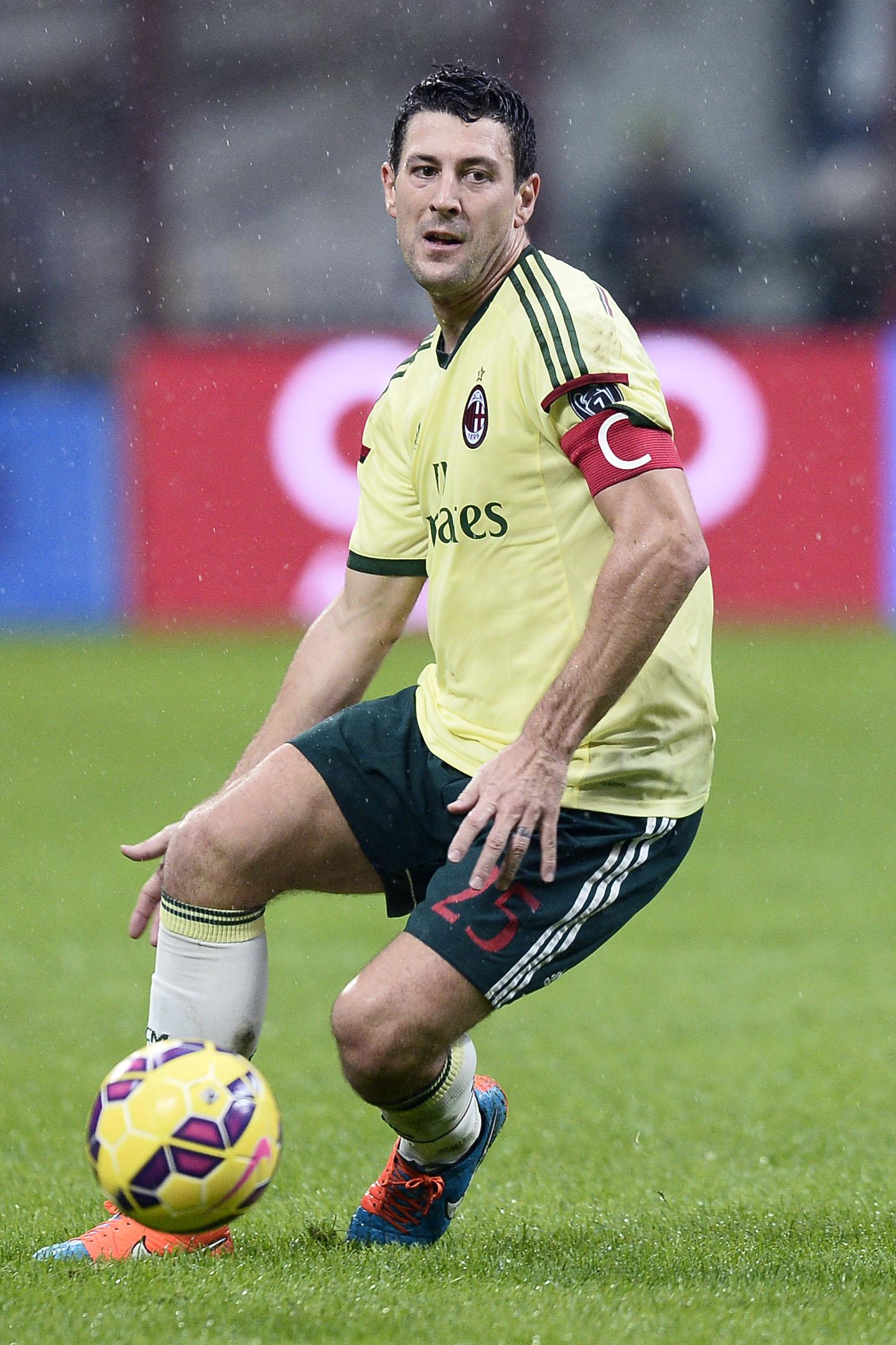 bonera azione milan third novembre 2014 ifa