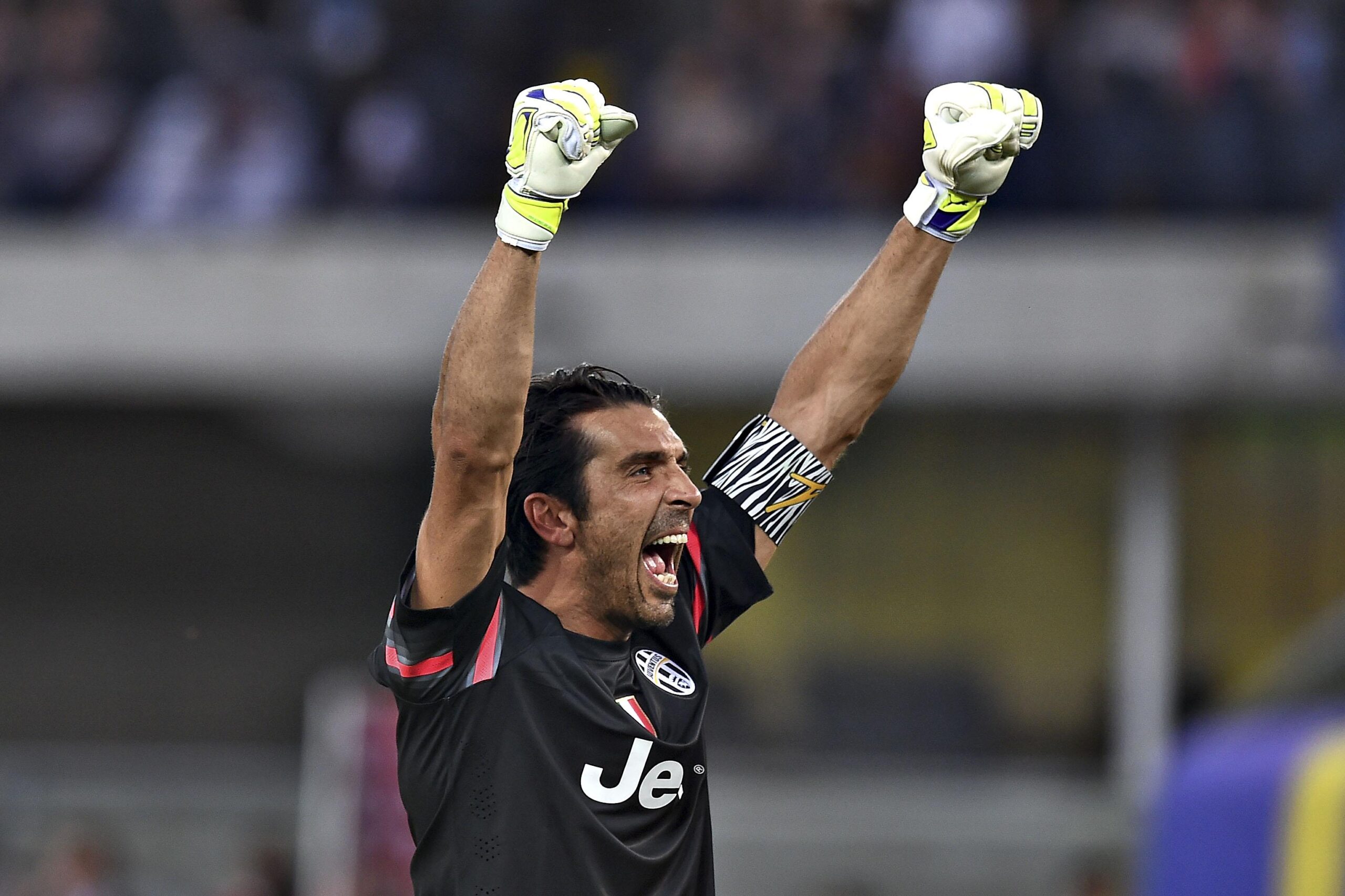 buffon esulta juventus agosto 2014 ifa scaled