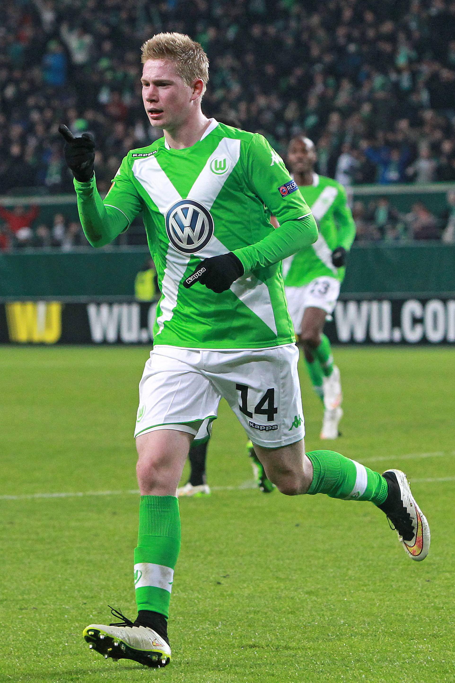 de bruyne esulta wolfsburg europa league marzo 2015 ifa