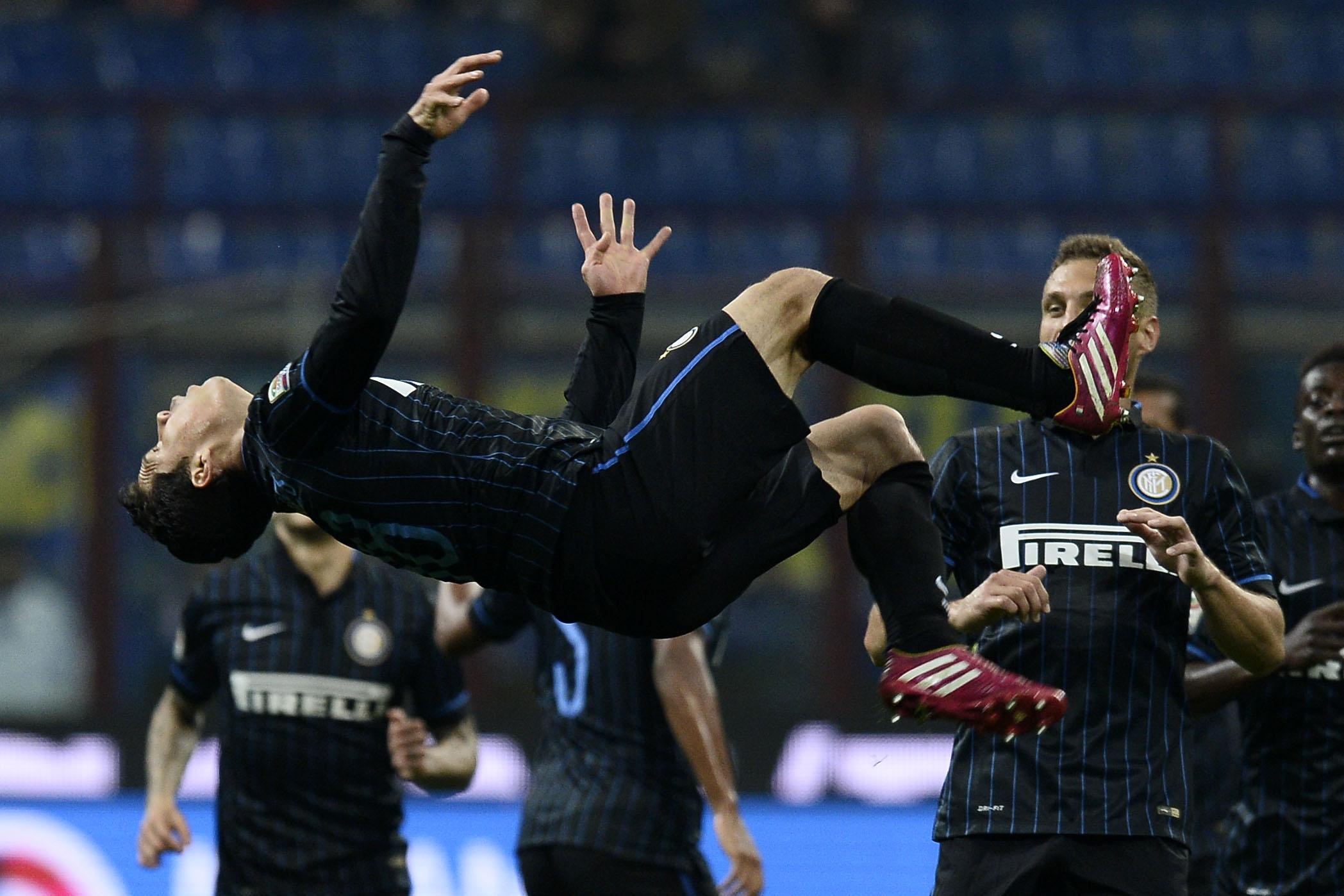 hernanes esulta capriola inter aprile 2014 ifa