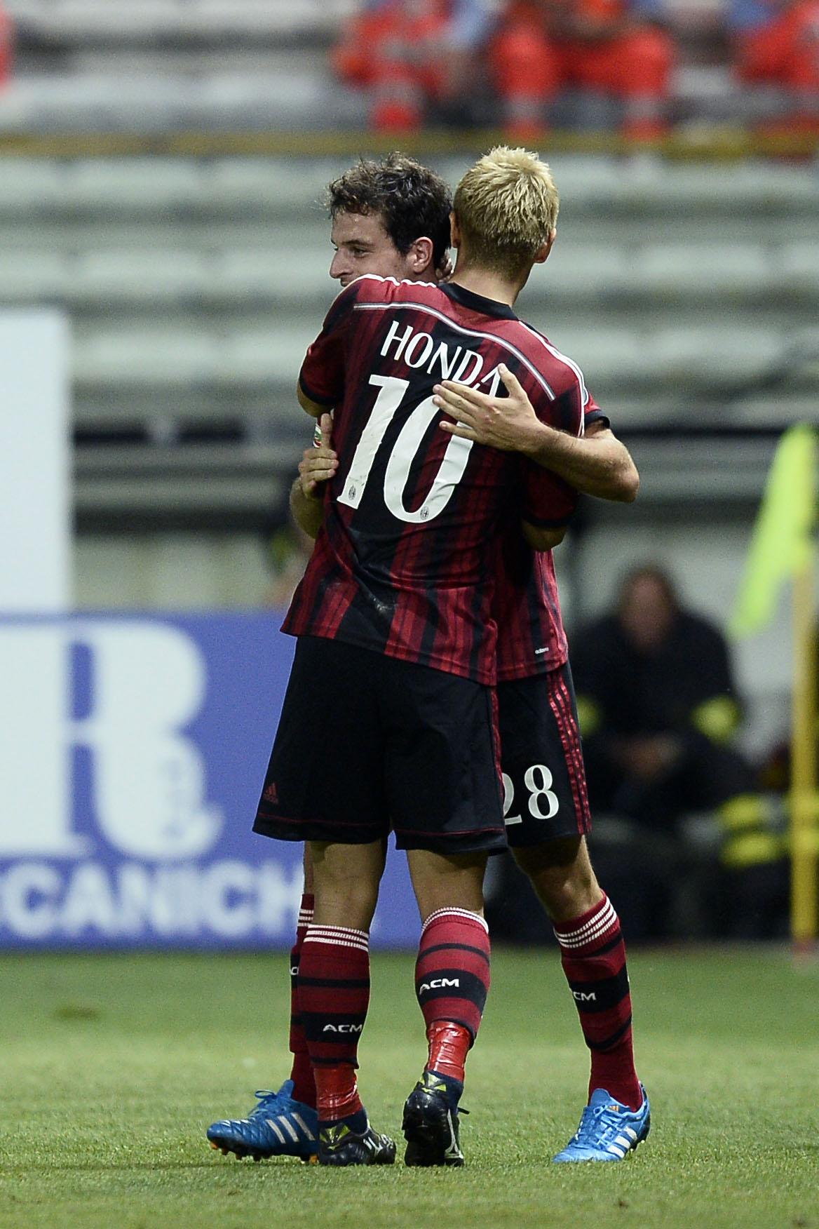 honda spalle esulta milan settembre 2014 ifa