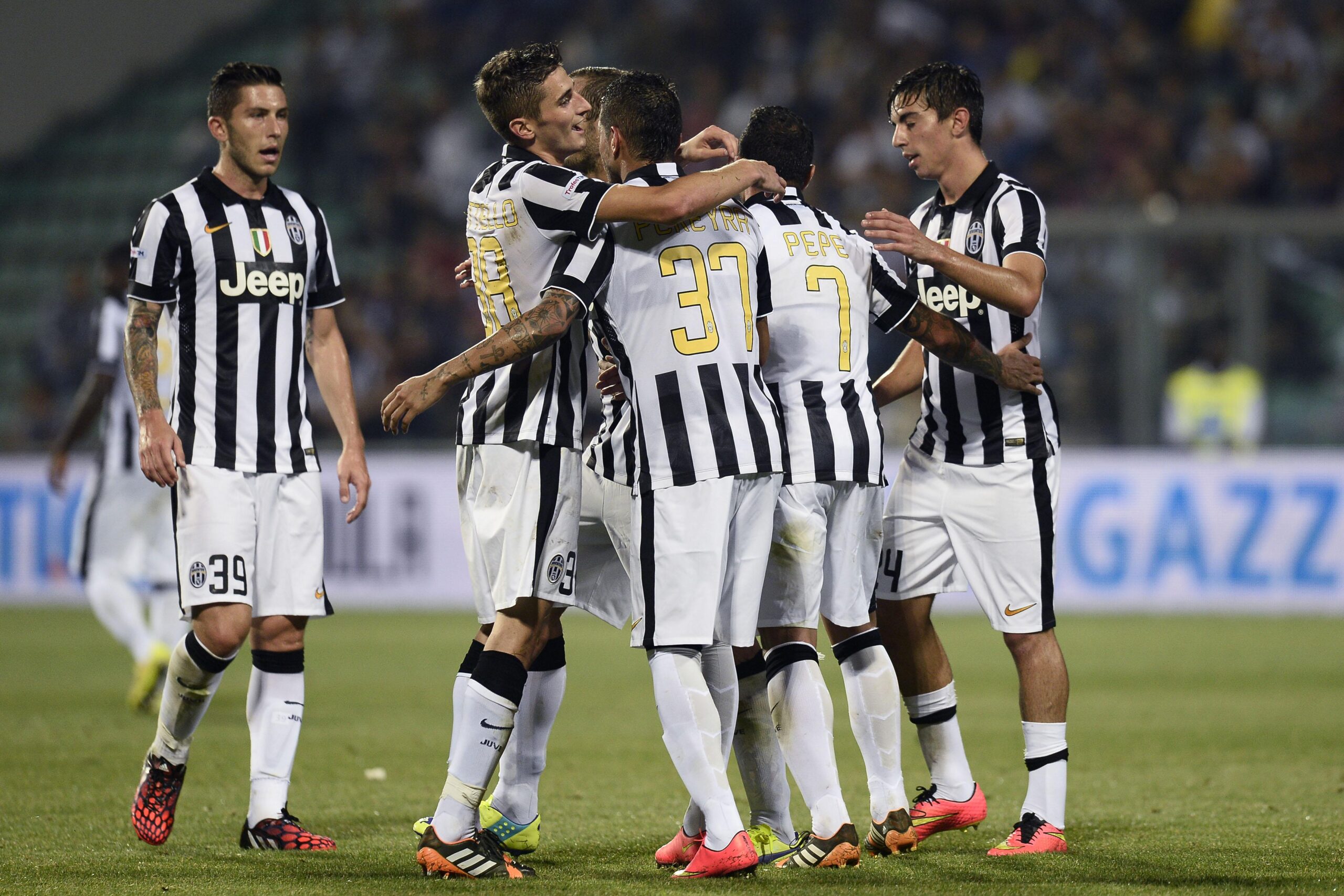juventus esulta agosto 2014 ifa scaled