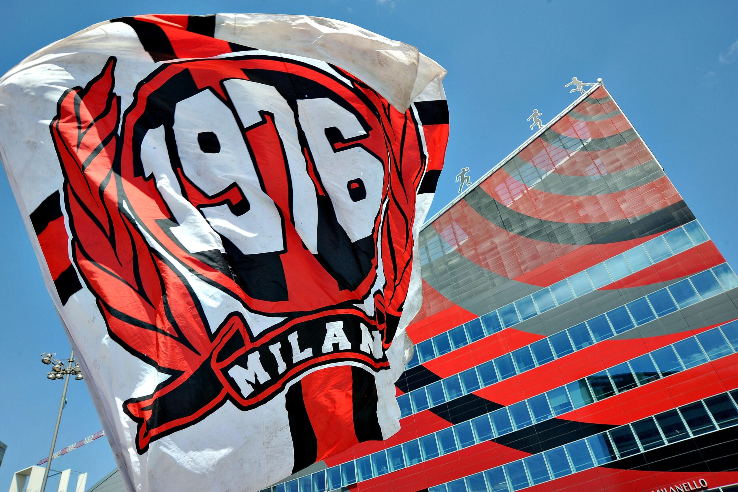 milan tifo sede luglio 2014 ifa scaled
