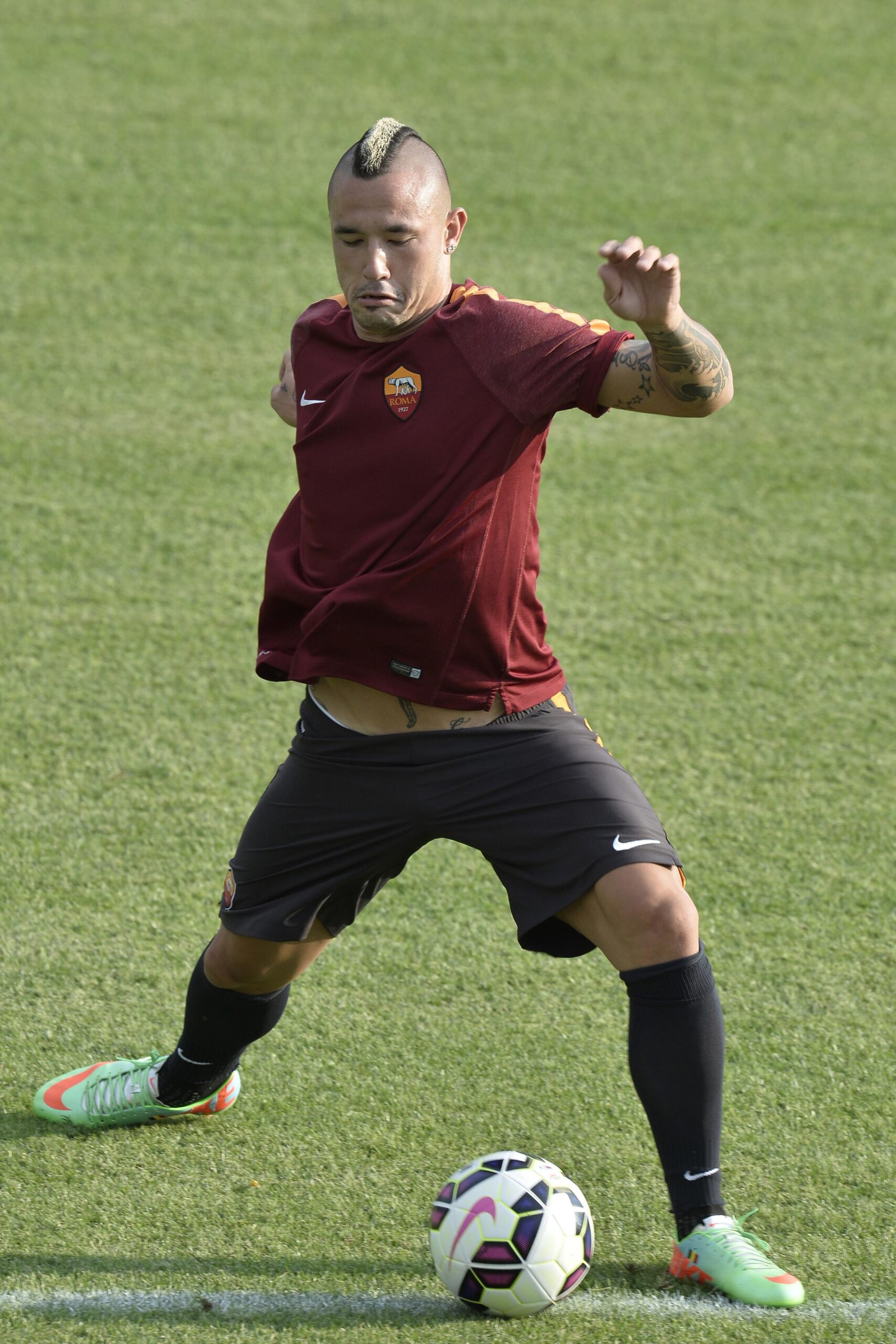 nainggolan roma allenamento luglio 2014 ifa scaled