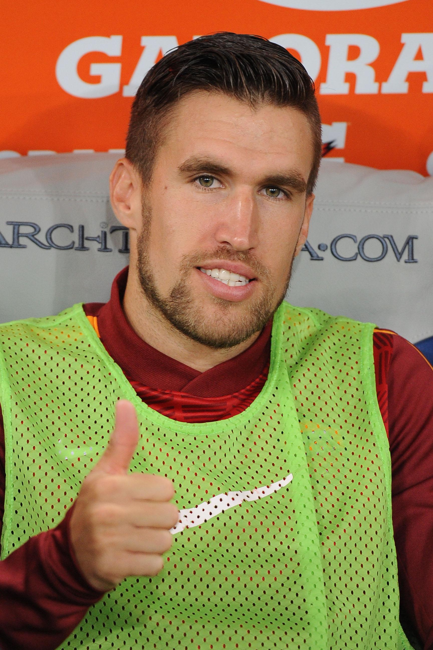 strootman saluta panchina novembre 2014 ifa