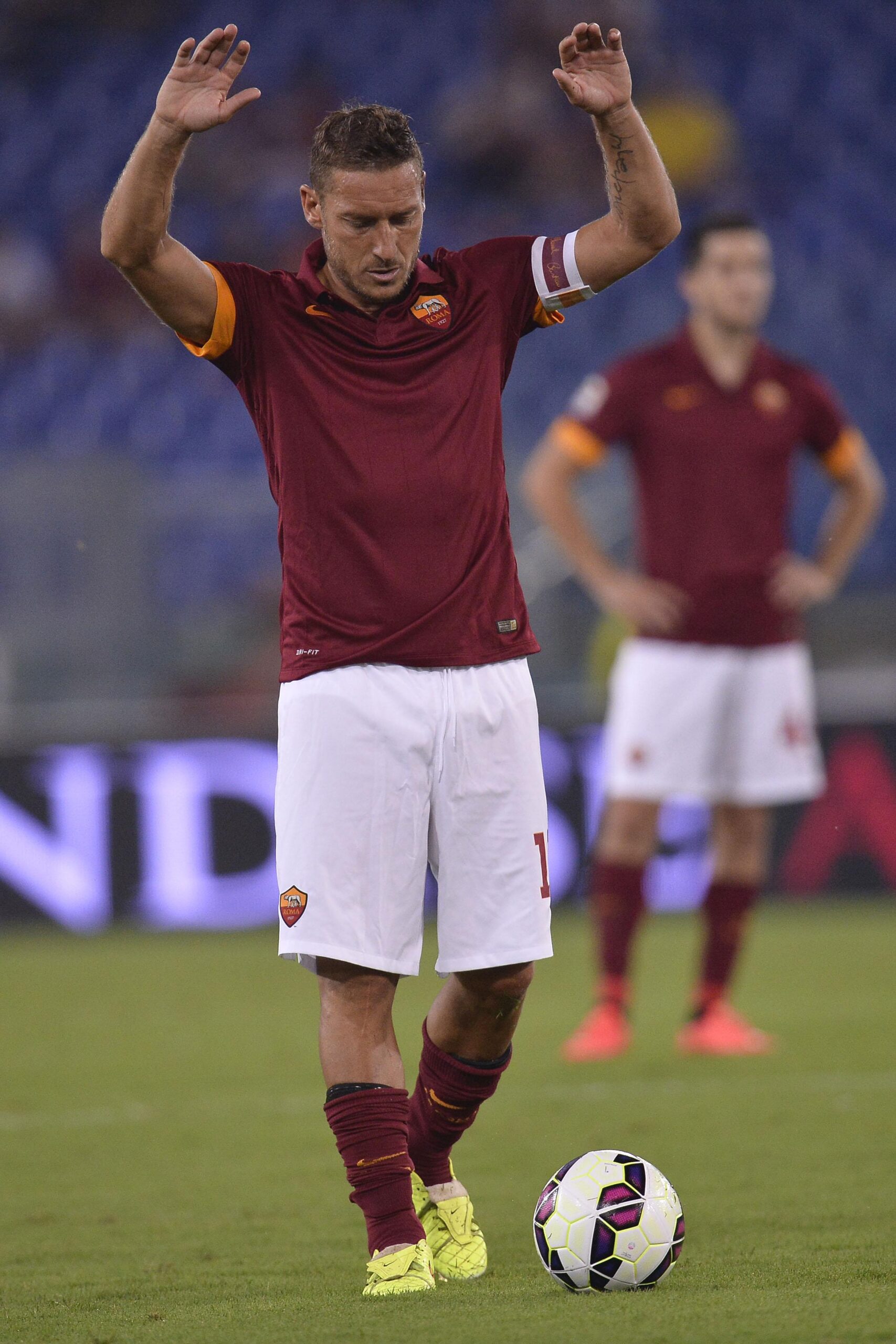 totti esulta roma agosto 2014 ifa scaled