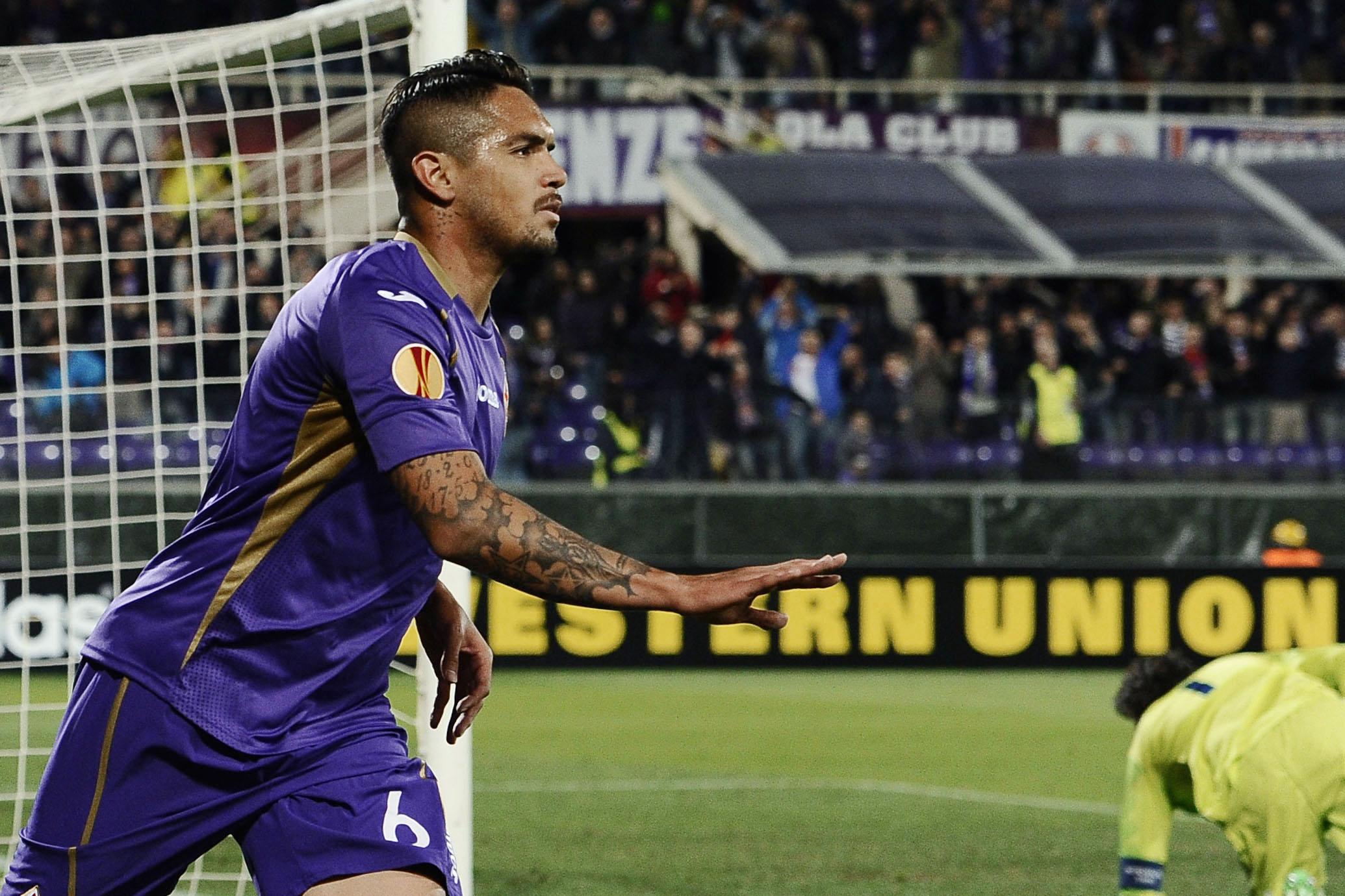 vargas esulta fiorentina europa league aprile 2015 ifa