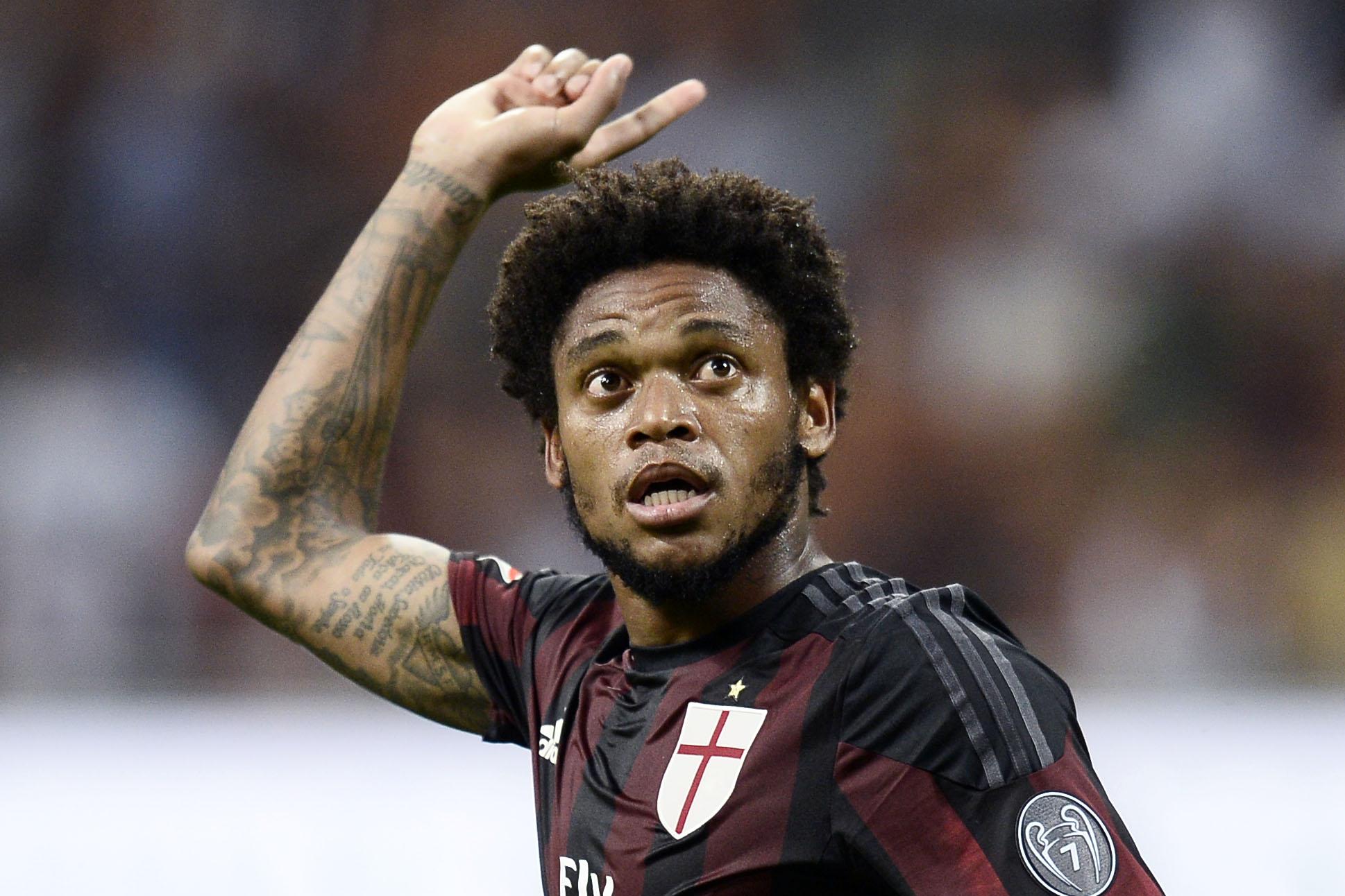 adriano luiz esulta tris milan agosto 2015 ifa