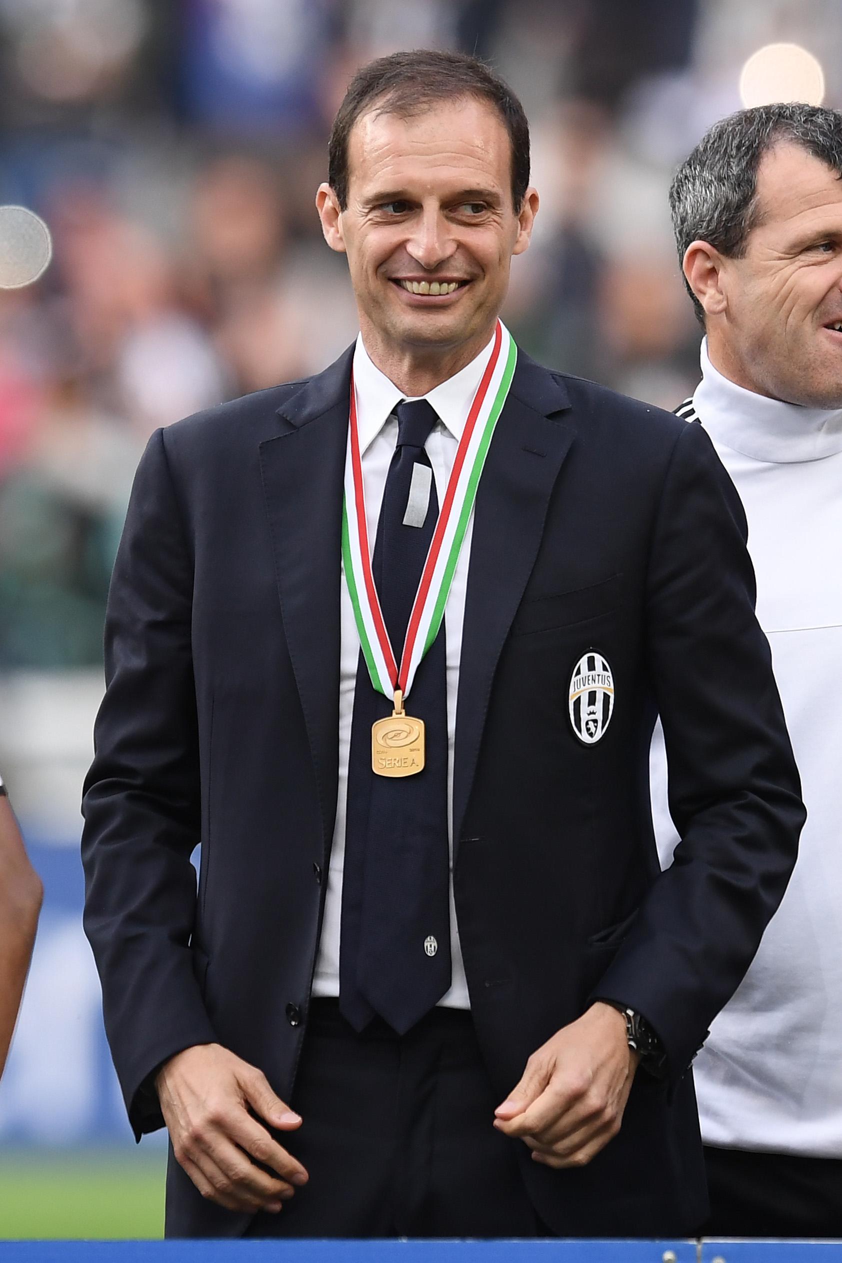 allegri premiazione scudetto juventus maggio 2016 ifa