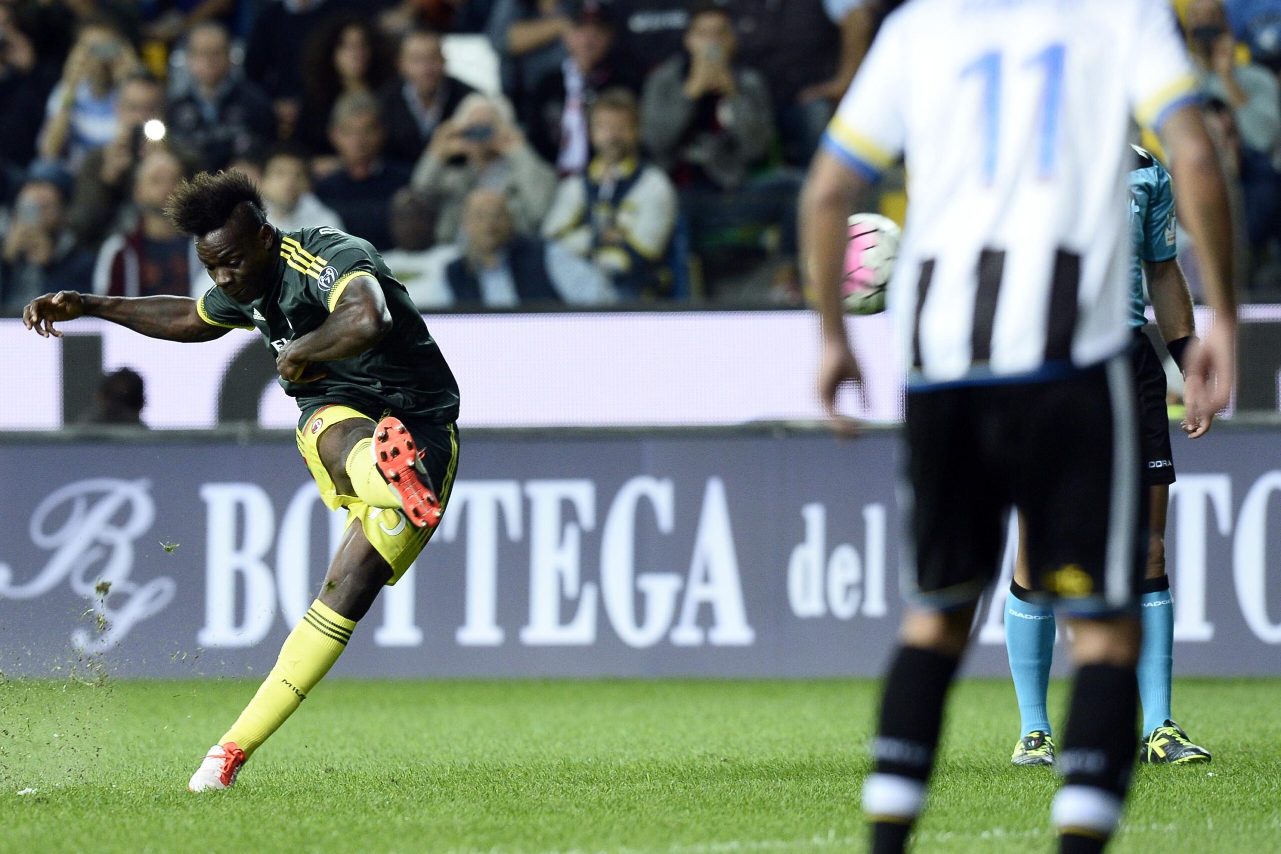 balotelli azione milan third settembre 2015 ifa scaled