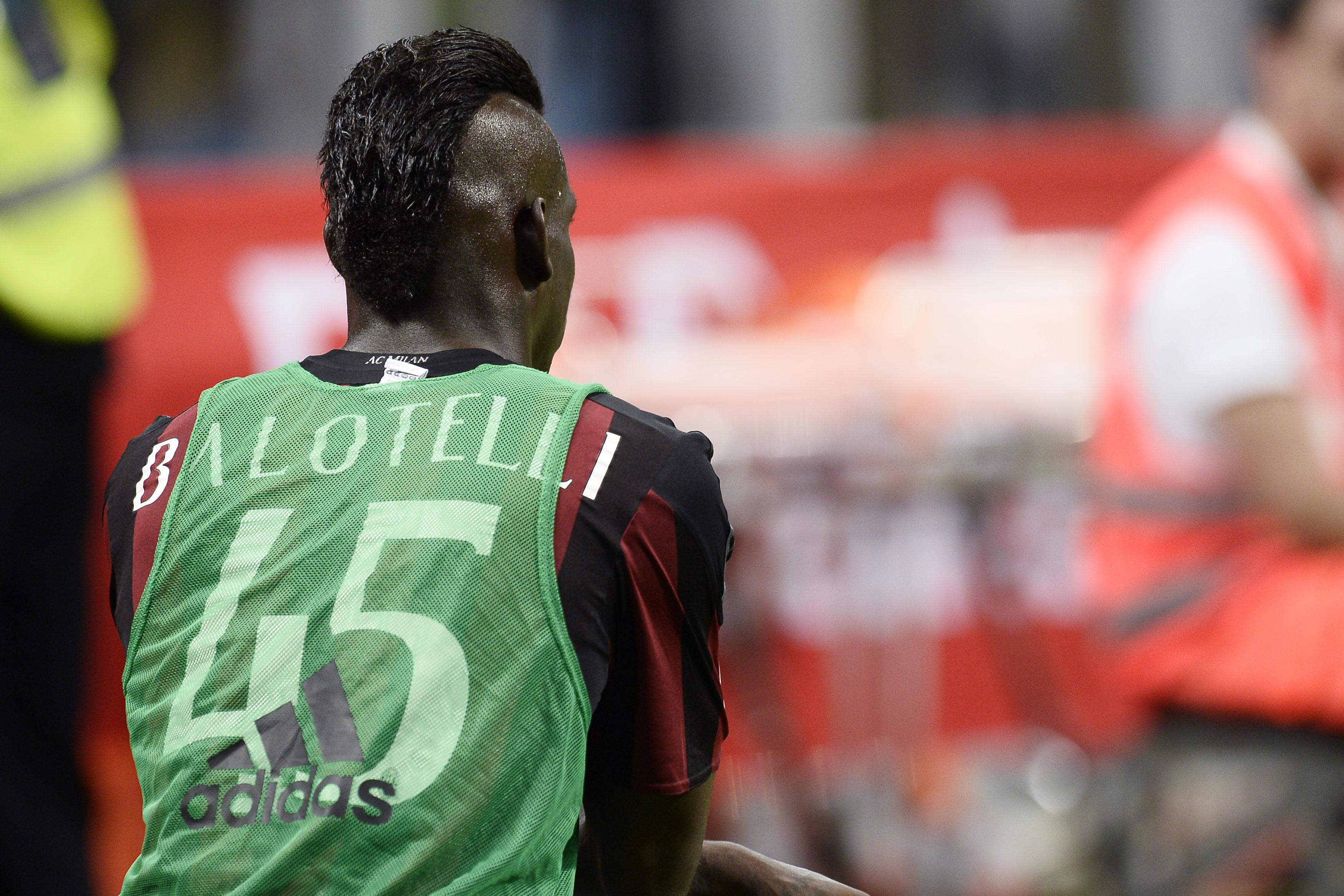 balotelli riscaldamento bis mila agosto 2015 ifa