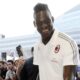 balotelli sorride milan settembre 2015 ifa