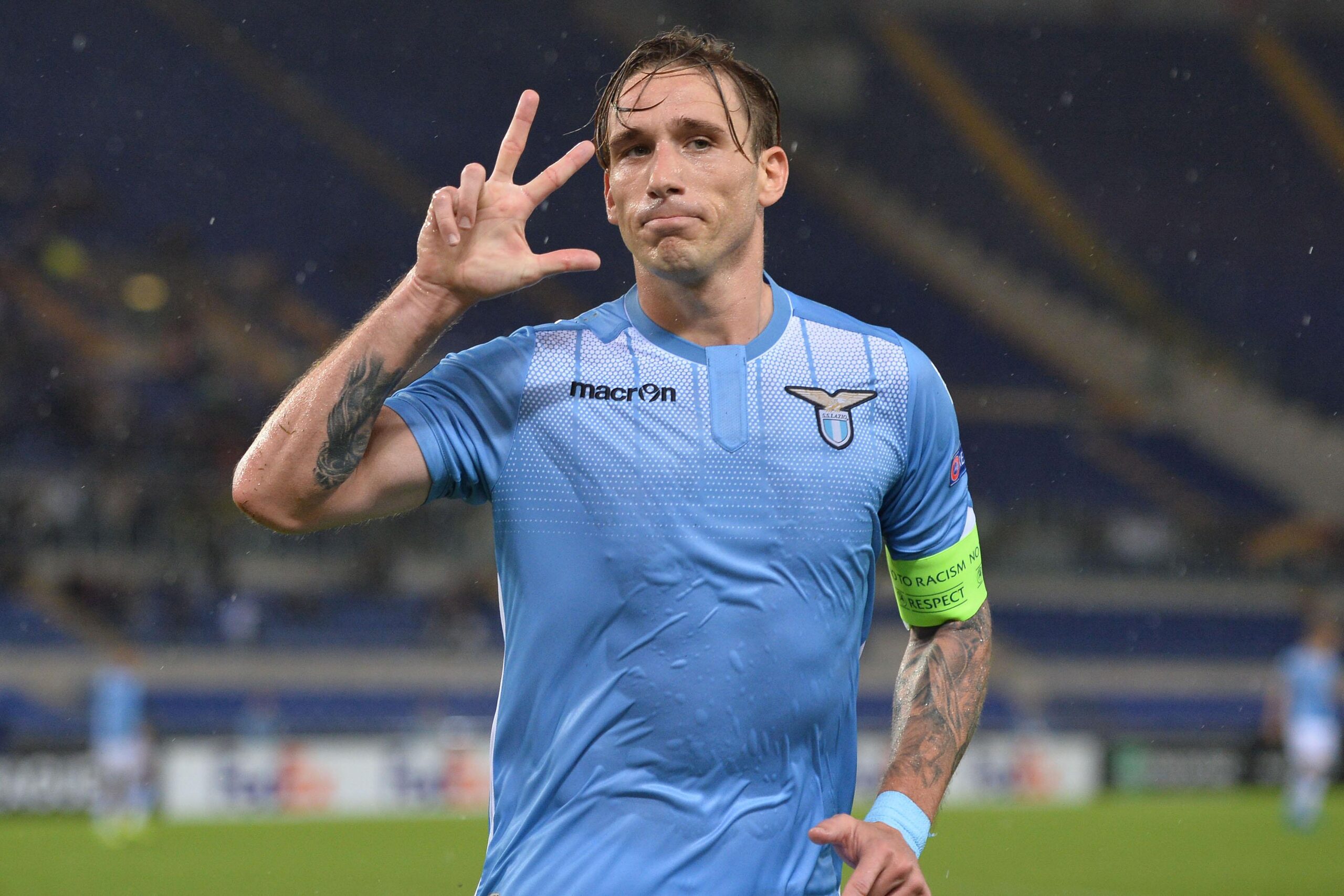 biglia esulta lazio europa league ottobre 2015 ifa scaled