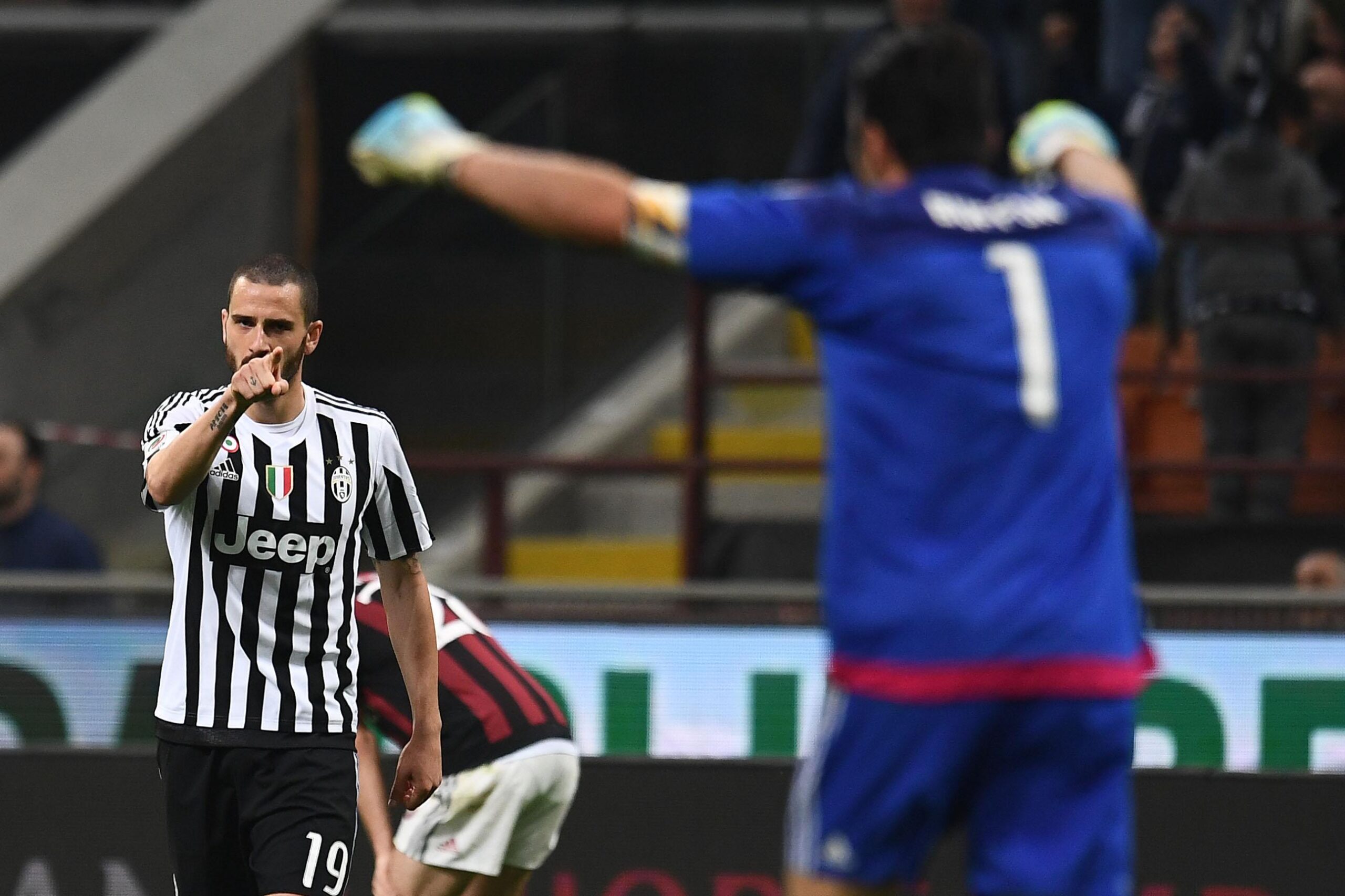 bonucci buffon esultano juventus aprile 2016 ifa scaled